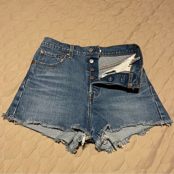 Levi’s ribcage shorts. - Picture 2 of 3